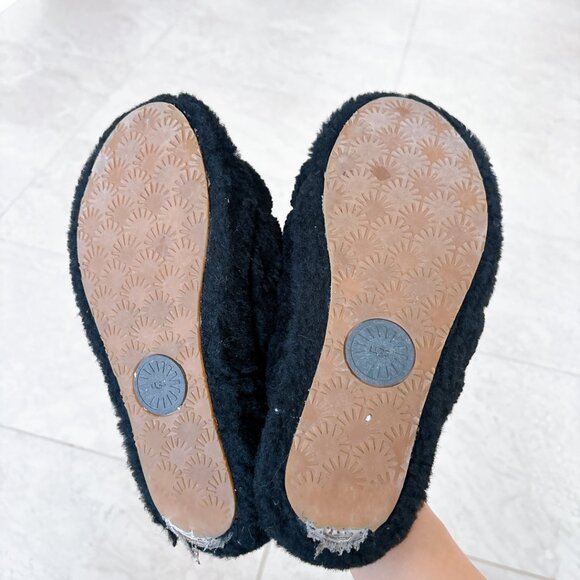 75% NEW UGG BLACK SLIDES, SIZE 7 - Picture 7 of 7